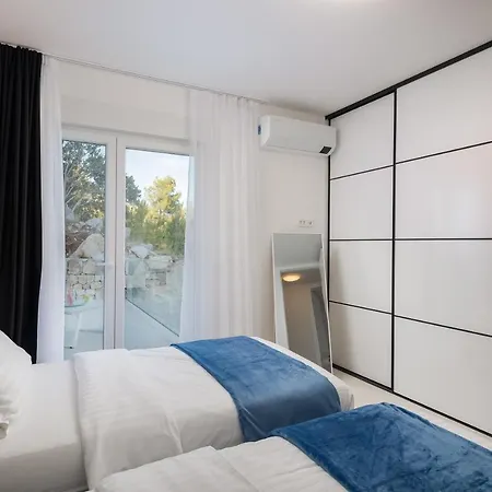 Adria View With Heated Pool I Vila *