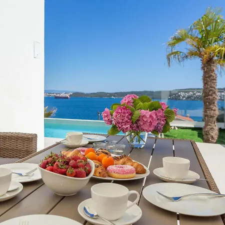 Adria View With Heated Pool I Vila *