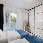 Adria View With Heated Pool I 别墅 *