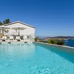 别墅 Adria View With Heated Pool I *