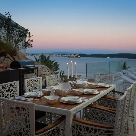 Adria View With Heated Pool I トロギール