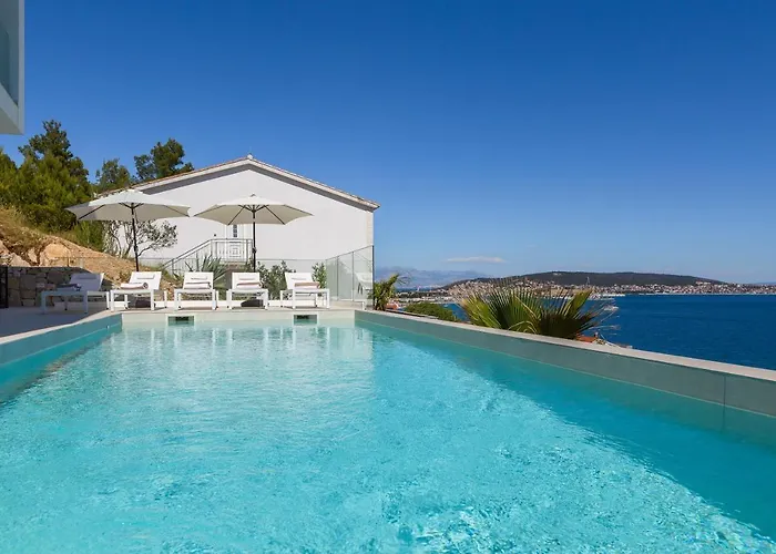 ヴィラ Adria View With Heated Pool I *